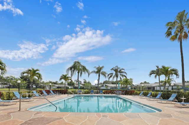 203 Timberlane Circle, Greenacres, FL 33463