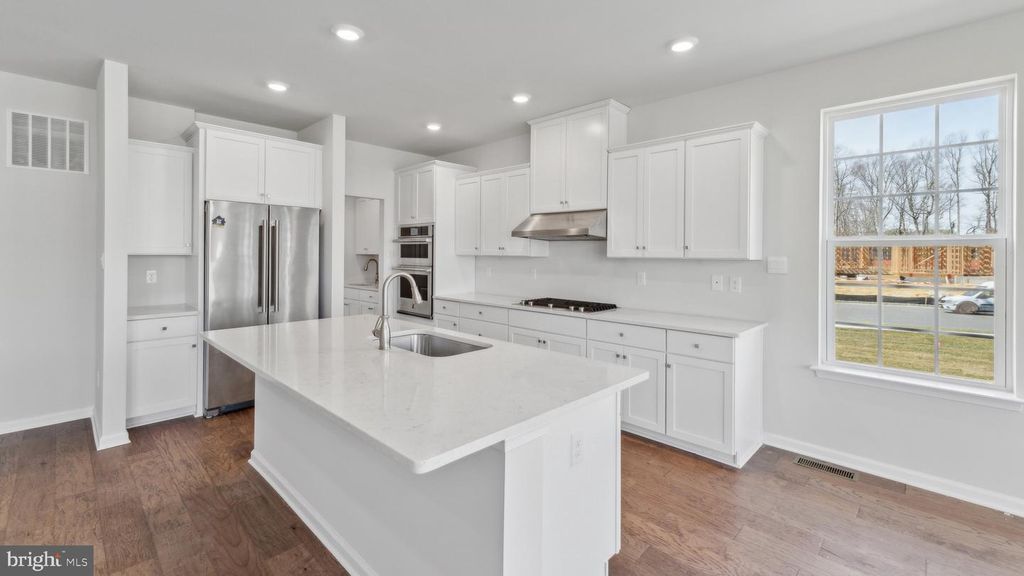 15 HULSE LANDING RD, Brick, NJ 08723