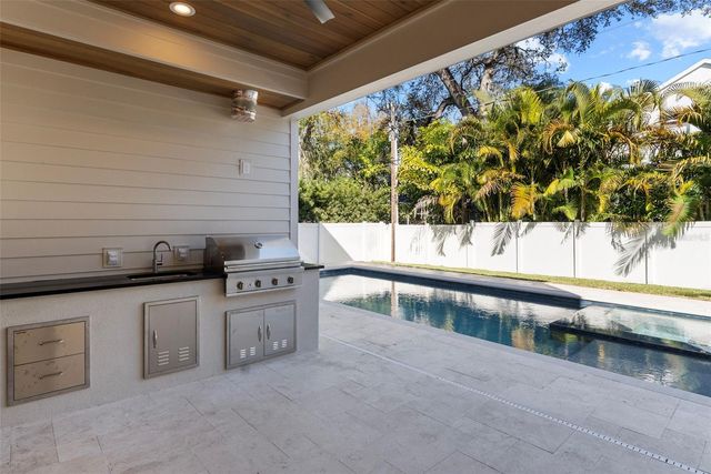 3904 GREENWOOD DRIVE, Tampa, FL 33611