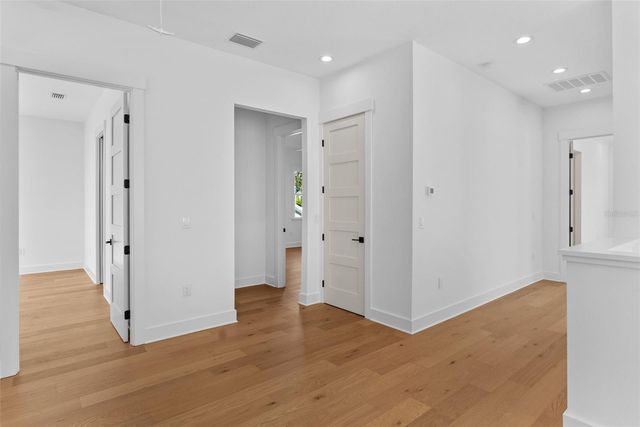 3904 GREENWOOD DRIVE, Tampa, FL 33611