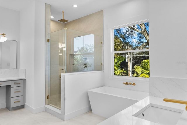 3904 GREENWOOD DRIVE, Tampa, FL 33611