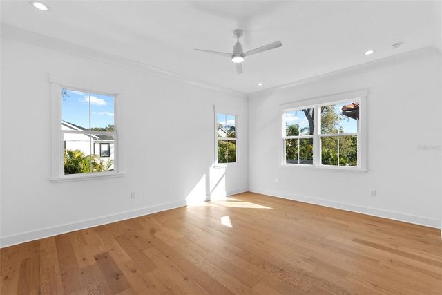 3904 GREENWOOD DRIVE, Tampa, FL 33611