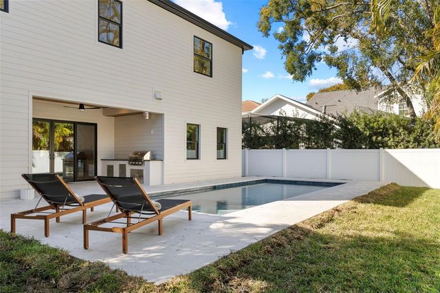 3904 GREENWOOD DRIVE, Tampa, FL 33611