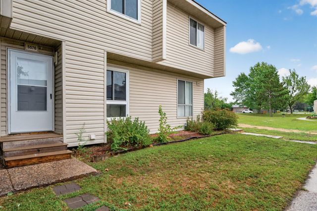 5576 Brookdale Drive N, Brooklyn Park, MN 55443