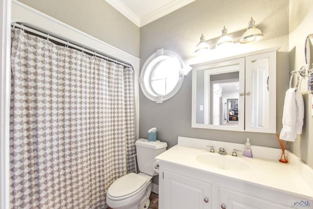 21 Richland Row, Houma, LA 70360