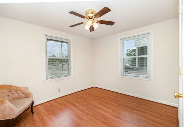 946 Youngs Ln, Nashville, TN 37207