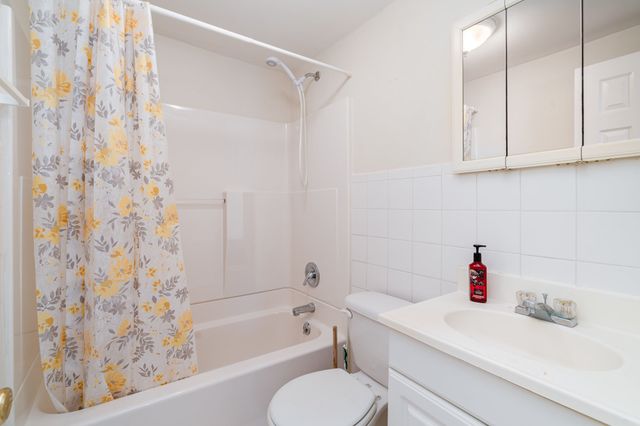 946 Youngs Ln, Nashville, TN 37207