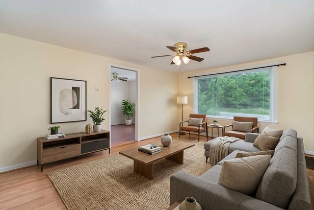 946 Youngs Ln, Nashville, TN 37207