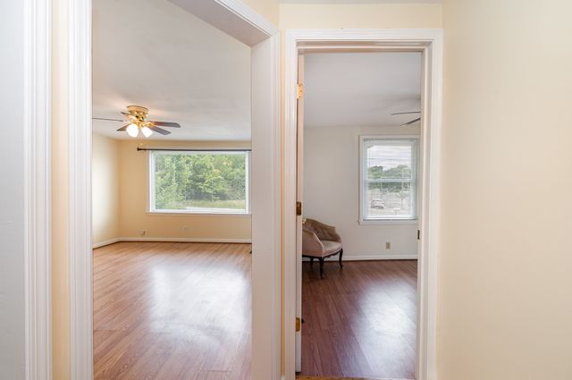 946 Youngs Ln, Nashville, TN 37207