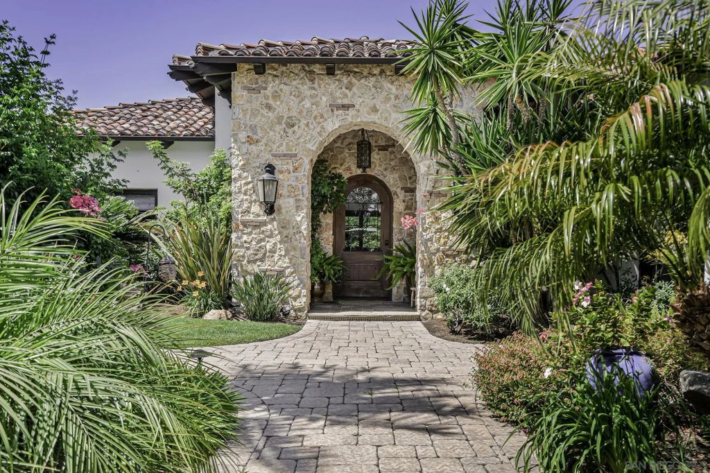 15823 The River Trail, Rancho Santa Fe, CA 92067