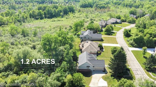 10295 Northridge Court, White Lake, MI 48386