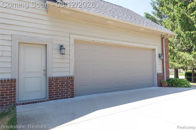 10295 Northridge Court, White Lake, MI 48386