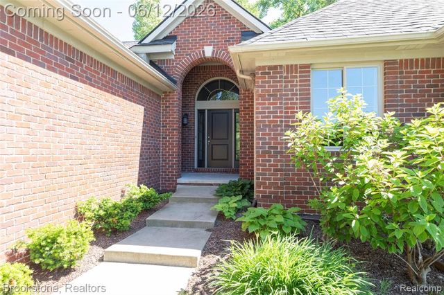 10295 Northridge Court, White Lake, MI 48386