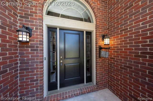 10295 Northridge Court, White Lake, MI 48386