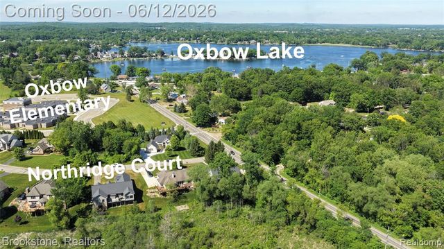 10295 Northridge Court, White Lake, MI 48386