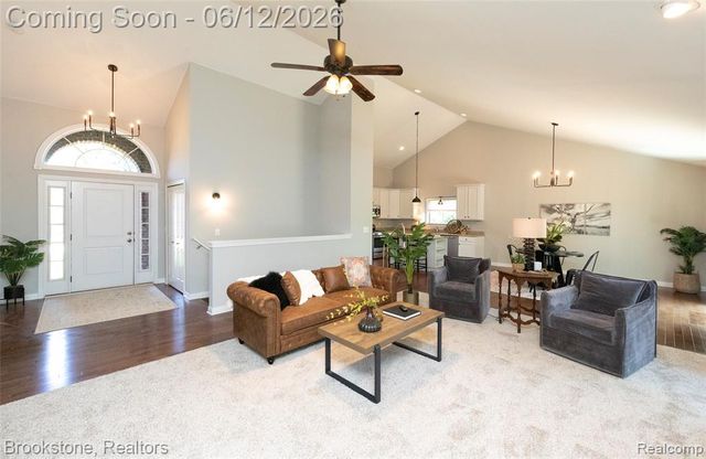 10295 Northridge Court, White Lake, MI 48386