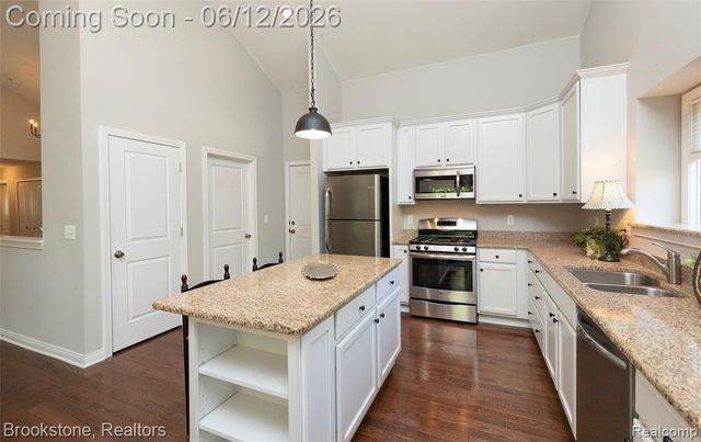 10295 Northridge Court, White Lake, MI 48386