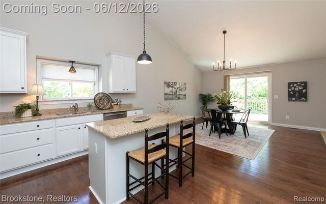 10295 Northridge Court, White Lake, MI 48386