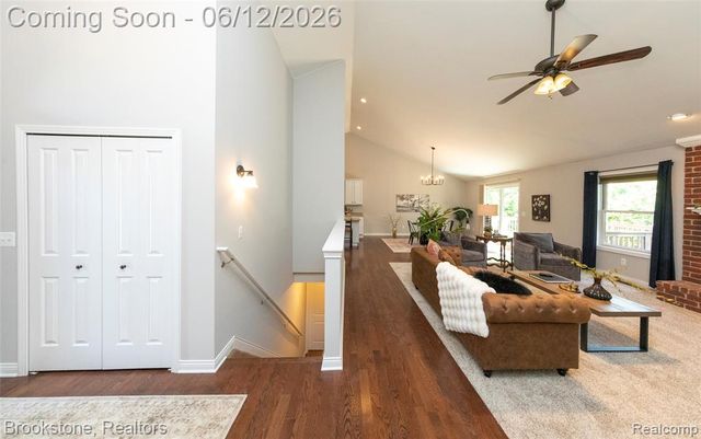 10295 Northridge Court, White Lake, MI 48386