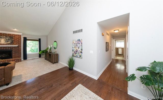 10295 Northridge Court, White Lake, MI 48386