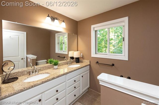 10295 Northridge Court, White Lake, MI 48386