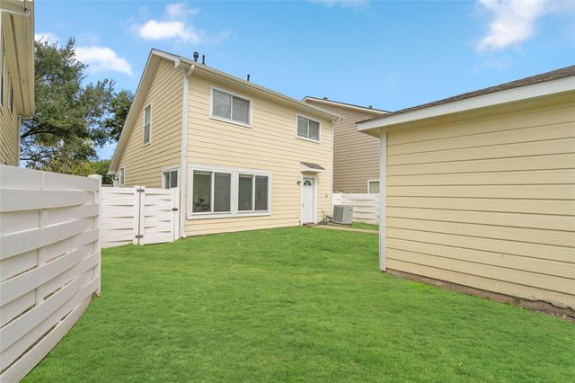 3718 W Traditions Court, Houston, TX 77082