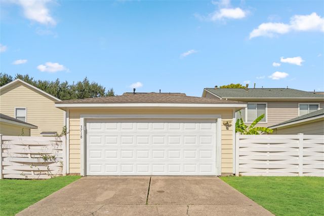 3718 W Traditions Court, Houston, TX 77082