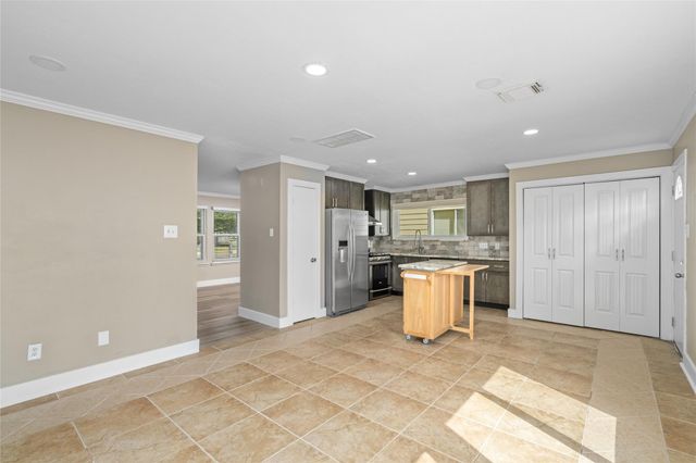 3718 W Traditions Court, Houston, TX 77082