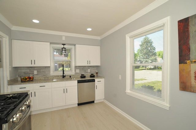 3400 N 89th STREET, Milwaukee, WI 53222