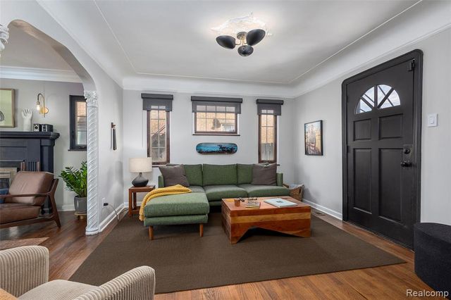 3930 Yorkshire Road, Detroit, MI 48224