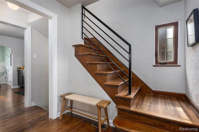 3930 Yorkshire Road, Detroit, MI 48224