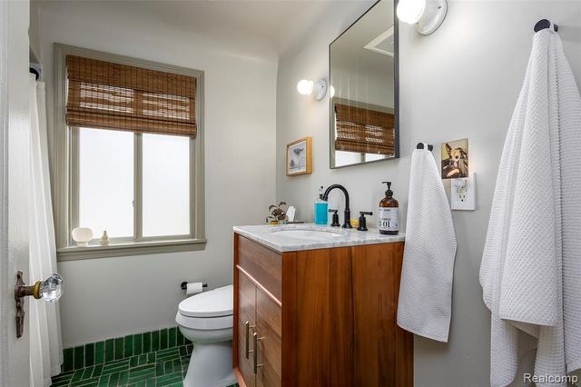 3930 Yorkshire Road, Detroit, MI 48224