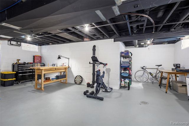 3930 Yorkshire Road, Detroit, MI 48224