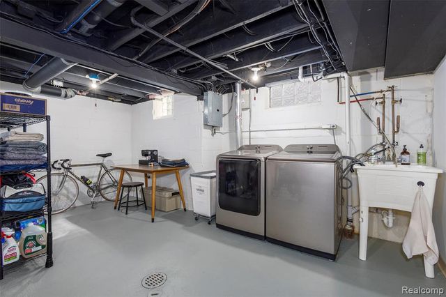 3930 Yorkshire Road, Detroit, MI 48224