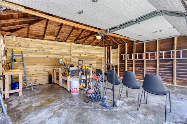 3930 Yorkshire Road, Detroit, MI 48224