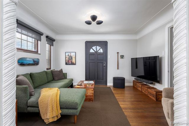 3930 Yorkshire Road, Detroit, MI 48224