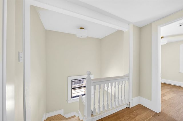 4 Norwell St, Dartmouth, MA 02748