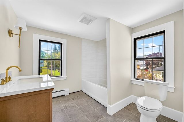 4 Norwell St, Dartmouth, MA 02748