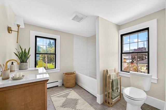 4 Norwell St, Dartmouth, MA 02748