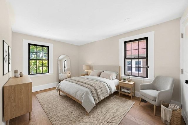 4 Norwell St, Dartmouth, MA 02748