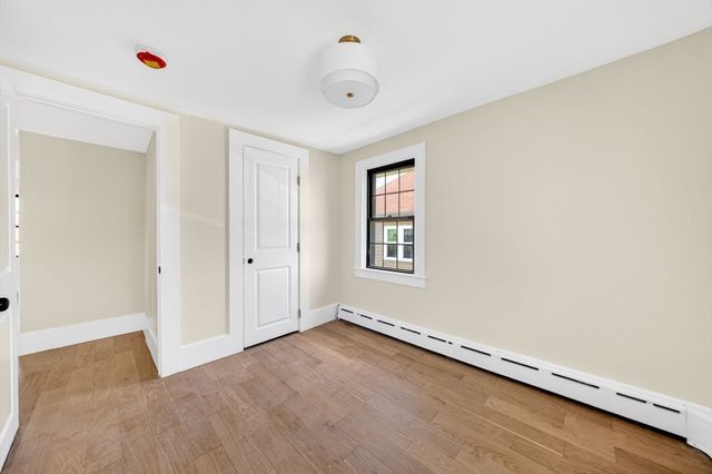 4 Norwell St, Dartmouth, MA 02748