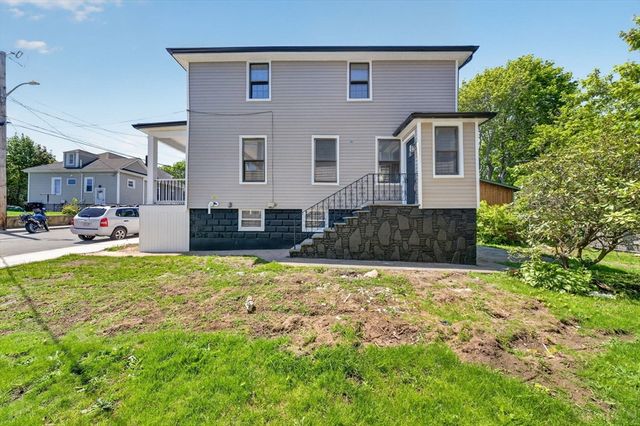 4 Norwell St, Dartmouth, MA 02748