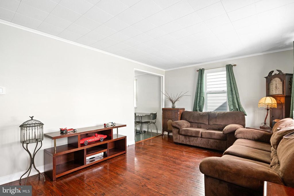 913 LENTON AVE, Barrington, NJ 08007