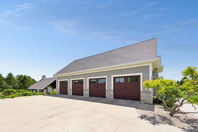 3767 Mayo Woodlands Road SW, Rochester, MN 55902