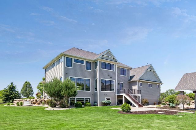 3767 Mayo Woodlands Road SW, Rochester, MN 55902