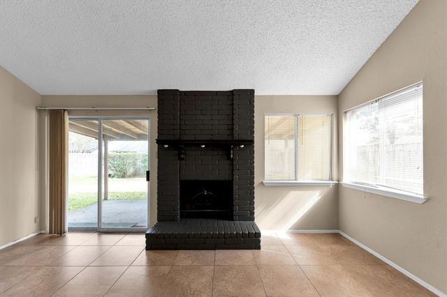 16414 N Cross Drive, Houston, TX 77073