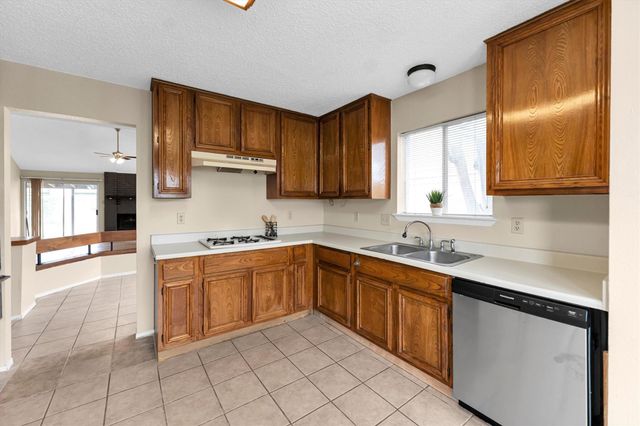 16414 N Cross Drive, Houston, TX 77073