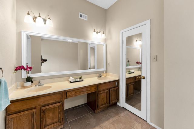 16414 N Cross Drive, Houston, TX 77073