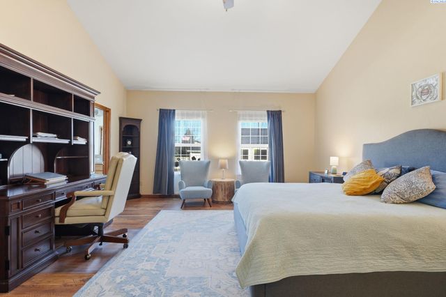 6004 Glenbrook Loop, West Richland, WA 99353