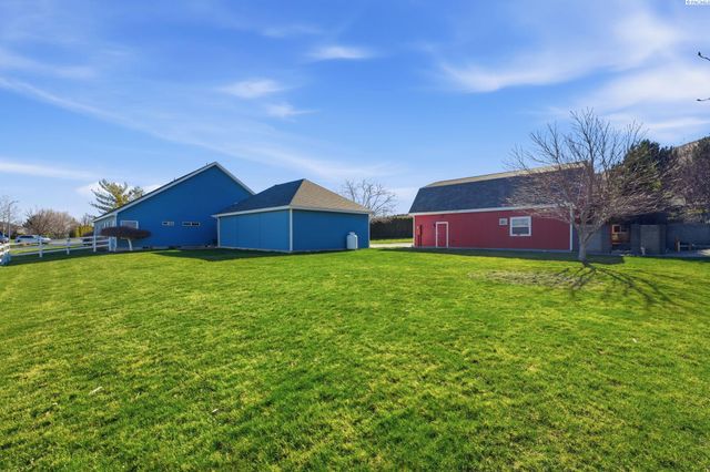 6004 Glenbrook Loop, West Richland, WA 99353